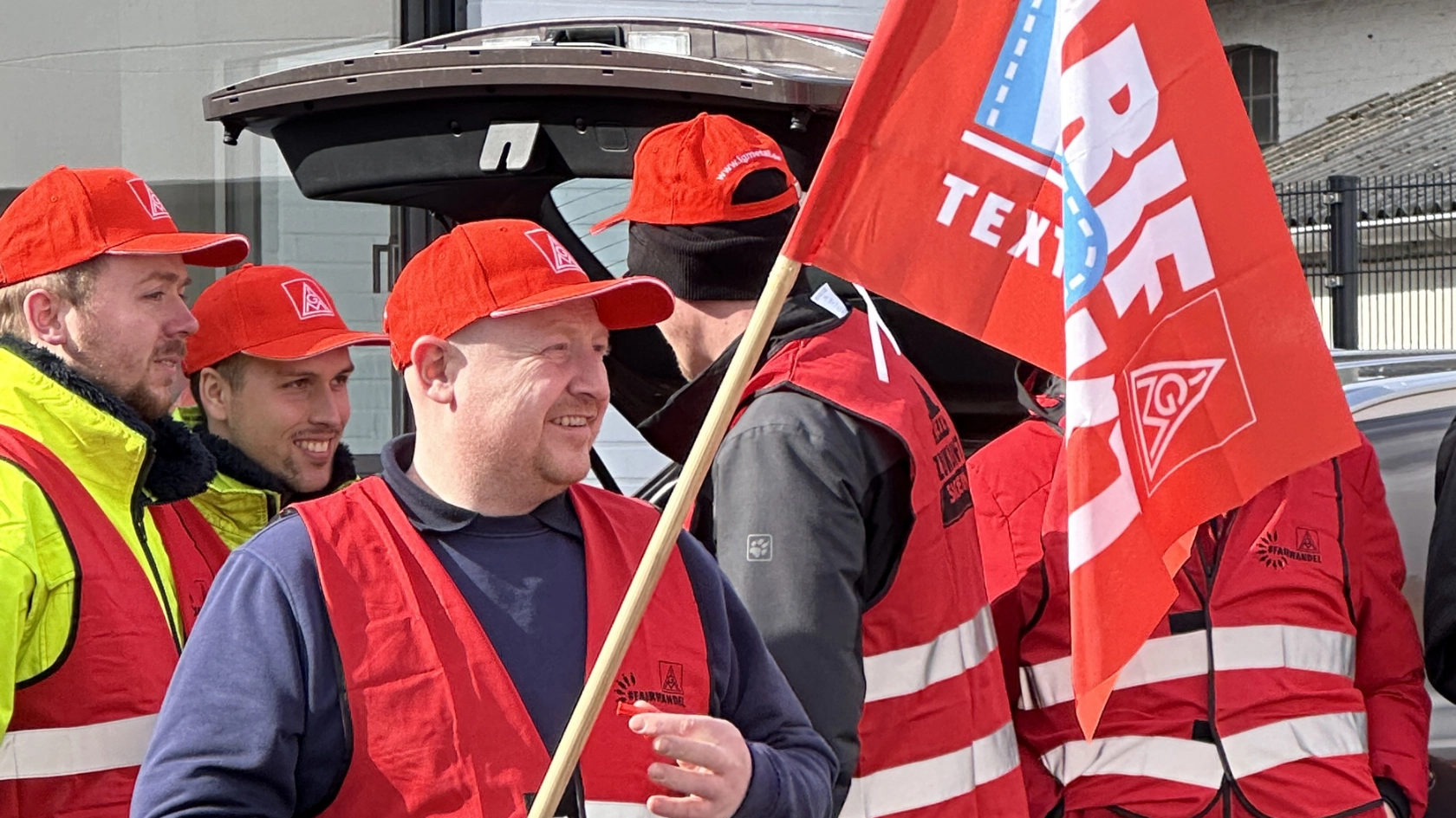 Textil Bekleidung 1. Warnstreikwelle