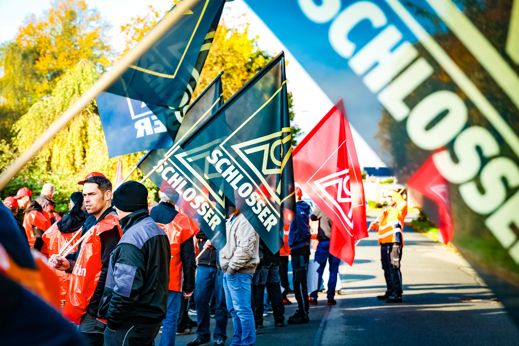 Schlosser Tarifrunde 2025 Warnstreik  