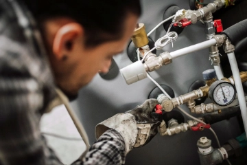 Erste Verhandlung: Arbeitgeber-